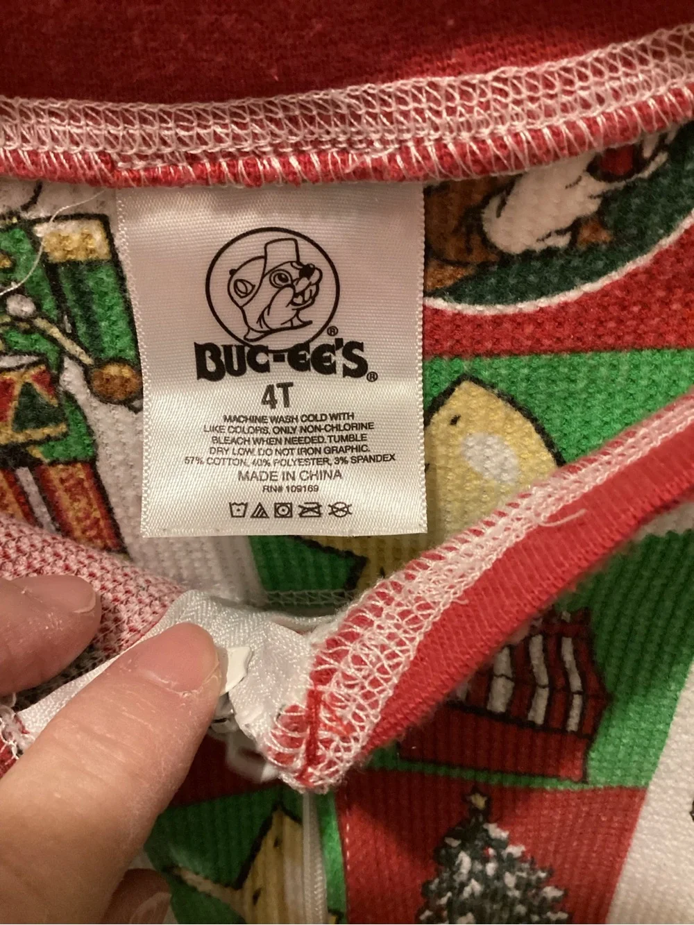 BUC-EES cozy holiday